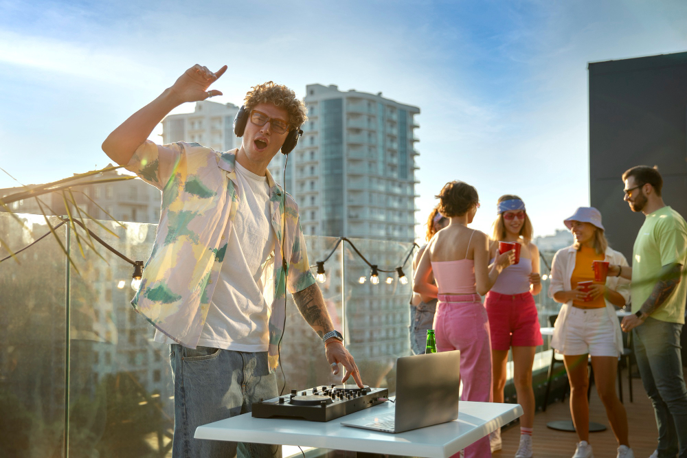 5 Tips for Throwing a Memorable Party Using Apartment Amenities